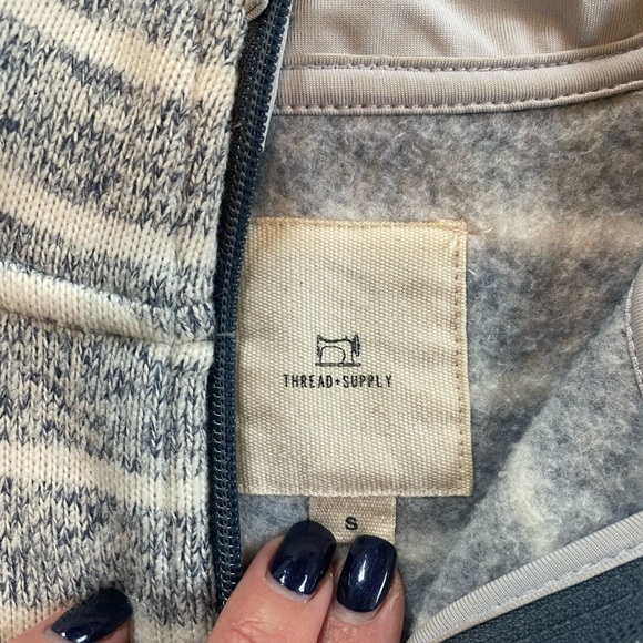 Patagonia Style Half-Zip Fleece - Picture 2 of 3